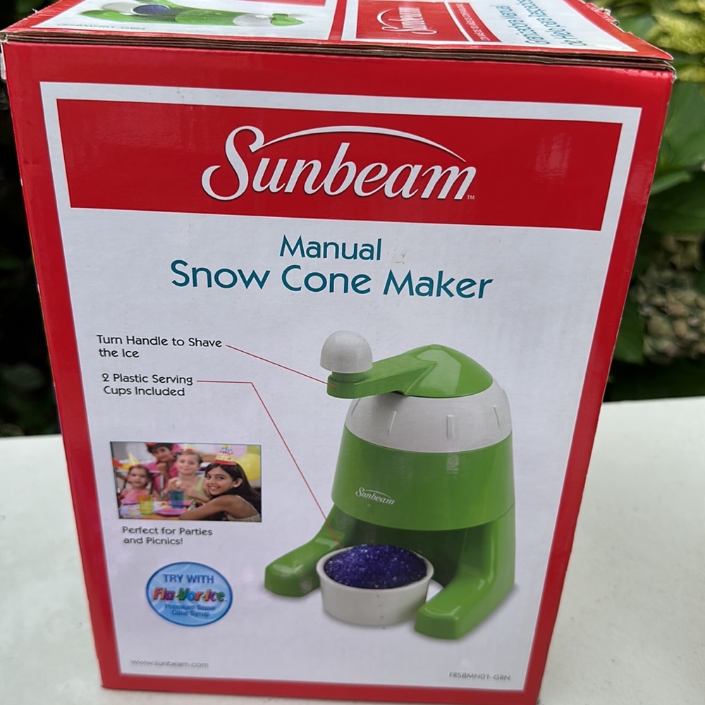 Snow Cone Maker - Picture 2 of 2